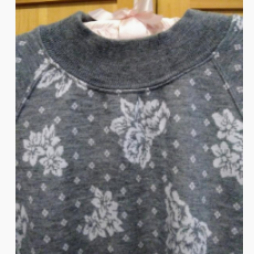 Up scale sweatshirt by Cathy Daniels 80s